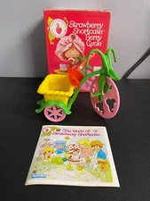 1982 Kenner Strawberry Shortcake Berry Cycle Complete With Box & Catalog Sears