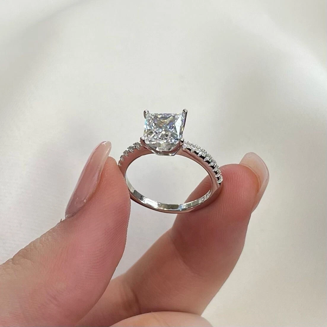 Værdiløs bunke heroin 1.5 Ct Created Diamond 925 Sterling Silver Wedding Promise ring Princess Cut | eBay Værdiløs bunke heroin 1.5 Ct Created Diamond 925 Sterling Silver Wedding Promise ring Princess Cut | eBay