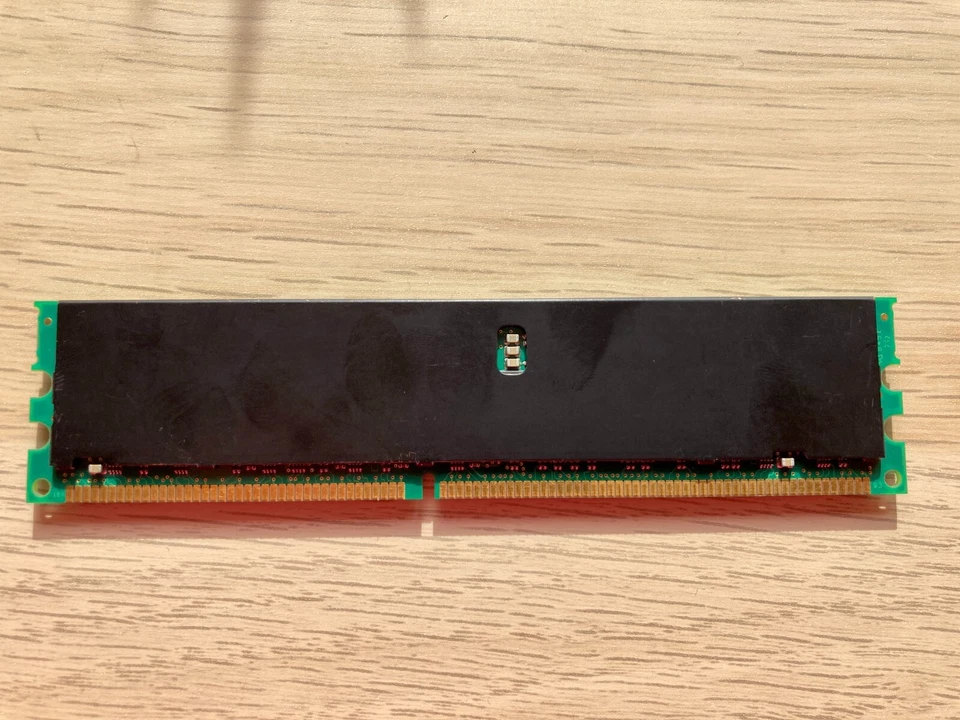 ELPIDA EBD21RD4ADNA-7B 2GB PC2100R-25330-N1 266MHz CL2.5 Memory for Servers - Image 2 of 2