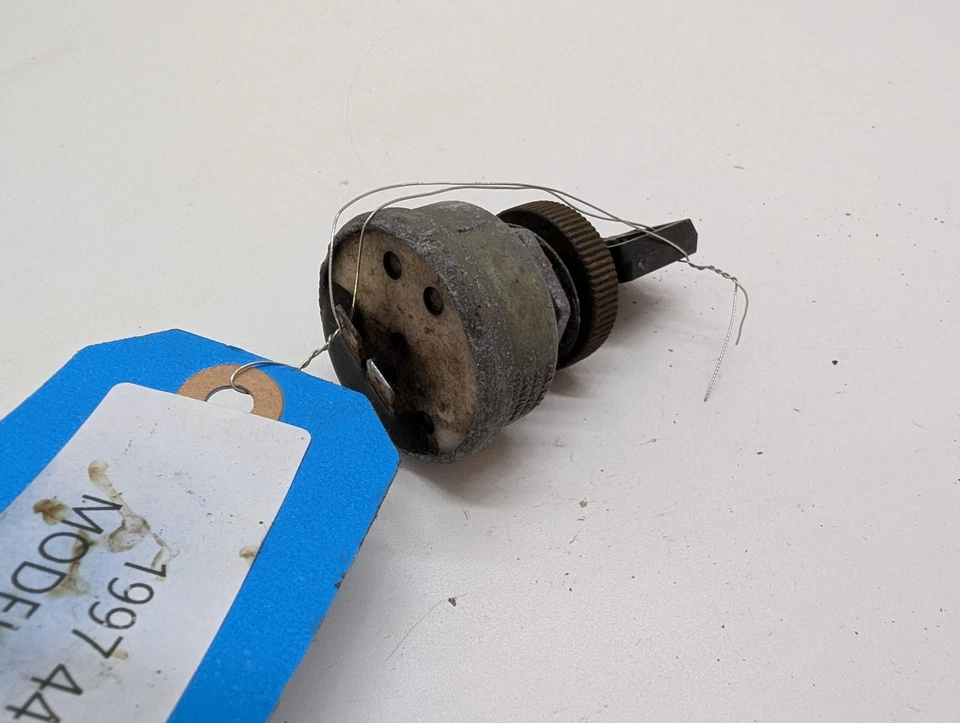 Interruptor de encendido Polaris con llave 2200357 XC 440 1991-2002 Classic Indy Trail Foto 3 de 4