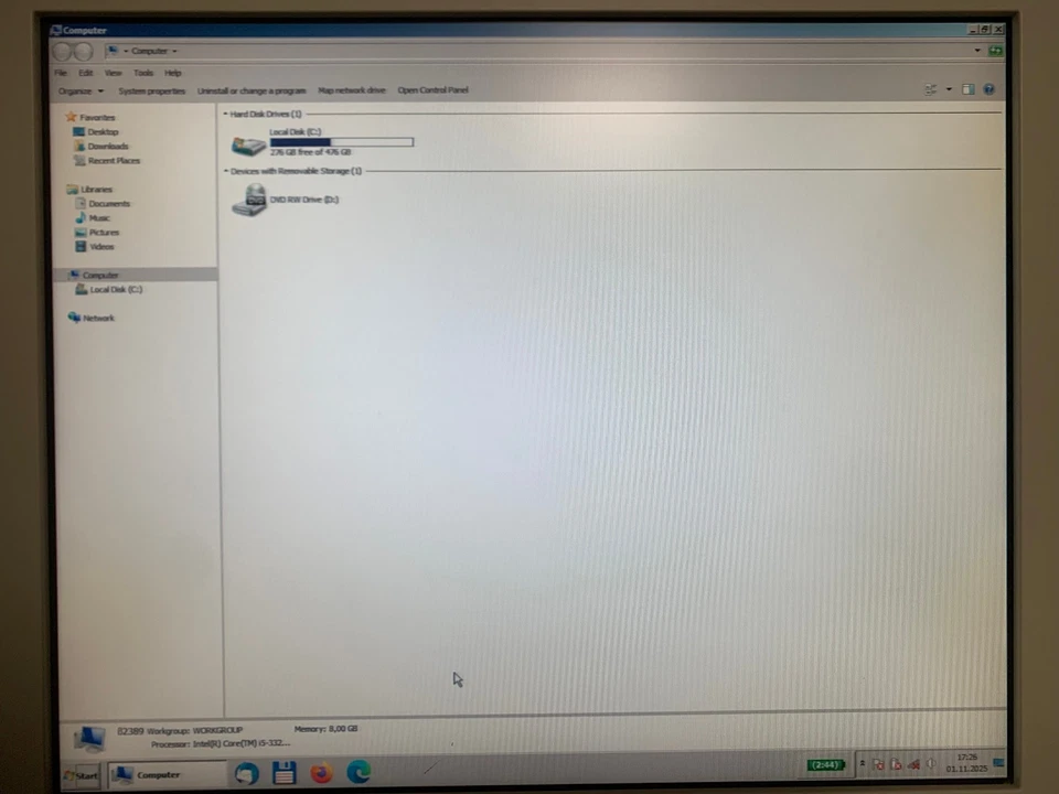 19" LCD Monitor Belinea 10 19 10 - mit DVI, VGA,  Audio In, Integr. Lautsprecher - Bild 2 von 4