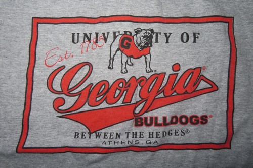 Vintage UNIVERSITY of GEORGIA BULLDOGS Between the Hedges (LG) T-Shirt - Bild 1 von 3