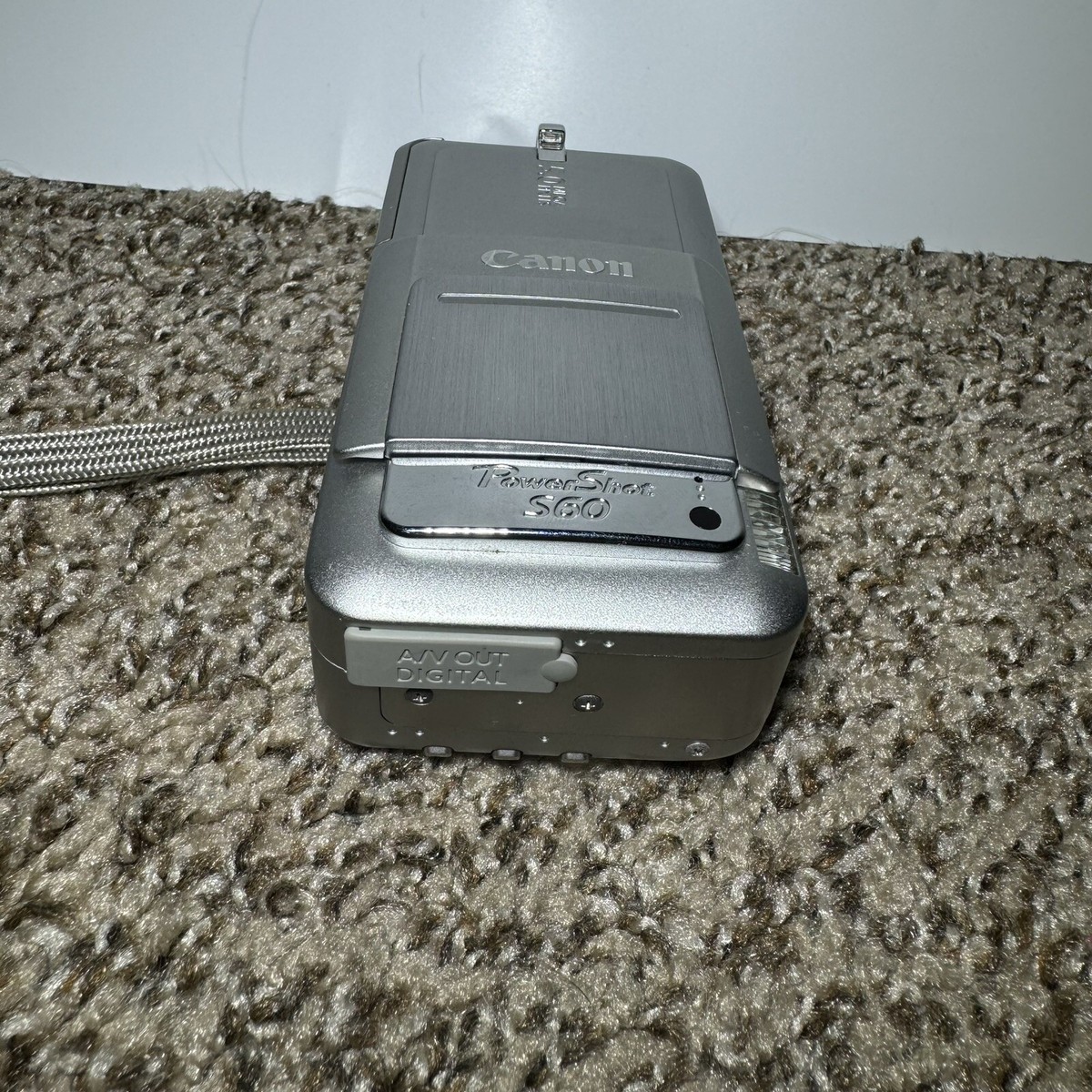 Canon PowerShot S60 コンパクトデジタルカメラ Canon PowerShot S60 5.0MP Digital Camera - Silver for sale