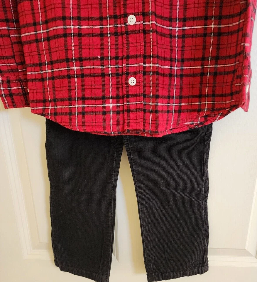 NUEVO Conjunto de invierno Gymboree Boys 2 piezas S-XS (4) Top de franela roja pantalones de pana negros Foto 4 de 4