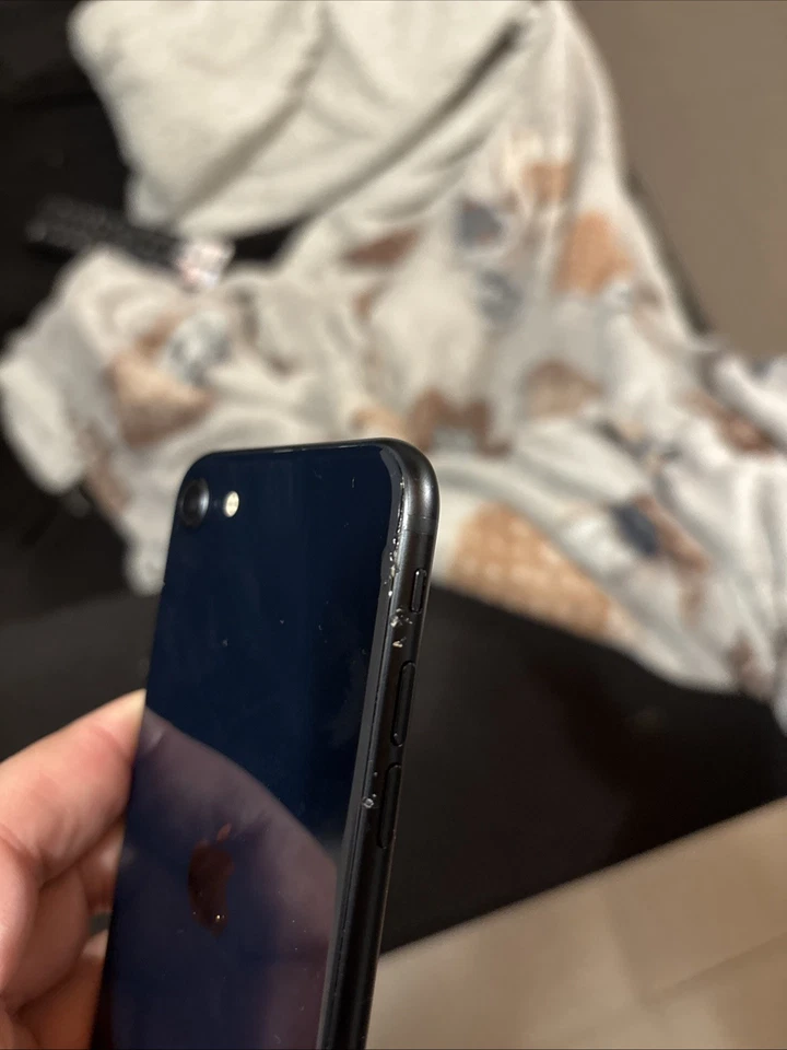 Apple iPhone SE 2022 - 128 Gb - Immagine 4 di 4