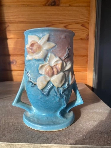 Vintage Roseville Pottery W 87 6" Blue Magnolia handle Vase Chip