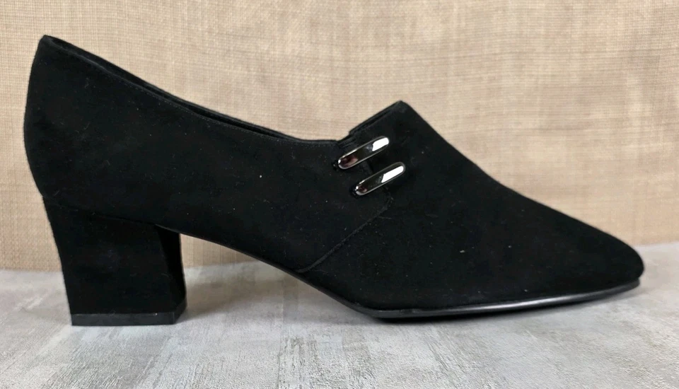 Sapato Feminino Karen Scott Riley Soft Step Preto Camurça Salto Cunha Bloco Tamanho 10M  - Imagem 3 de 4