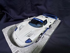 AUTOart Maserati MC12 1/18  91830