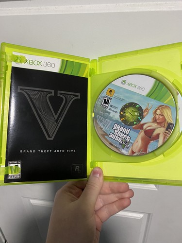 Grand Theft Auto V 5 (Microsoft Xbox 360 2013) Complete In Box With Manual - Picture 3 of 4
