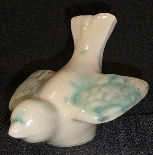 Vintage RARE Shawnee Pottery Sparrow Bird With Drip Coloring 3" X 3.75" Unmarked