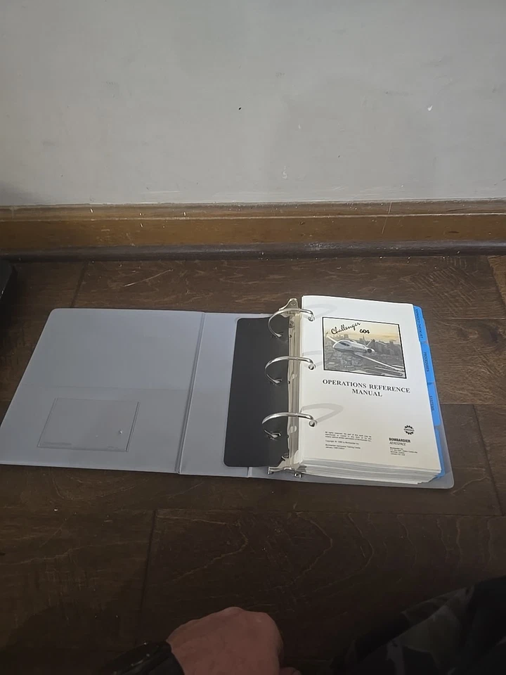 Manual de referencia de operaciones piloto Challenger 604 Bombardier Aeroespacial Foto 3 de 4