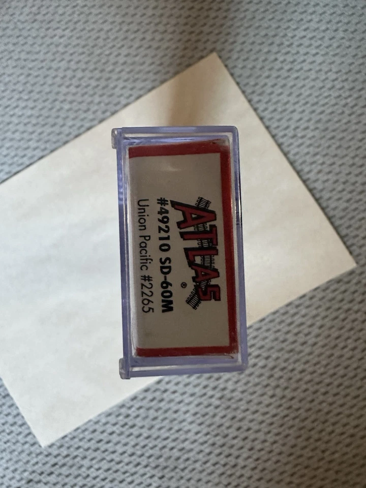 Atlas 49210 N Scale SD-60M Locomotive Decoder Ready - Union Pacific # 2265 - Image 2 of 4