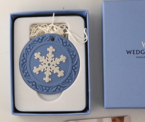 Wedgwood Jasperware Annual Round Ornament 2001 Snowflake Boxed - Bild 7 von 9
