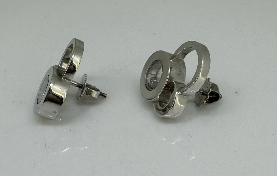 Diamantes Chopard Happy Bubbles de oro blanco de 18 quilates Foto 3 de 4