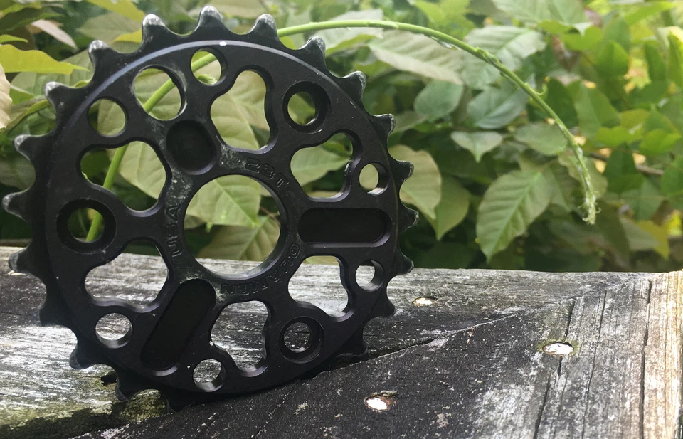 Piñón Quamen 23T anodizado BMX Flatland Mid School aluminio EE. UU. RARO Foto 2 de 4