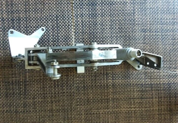 DC9, MD80/DC9 - BRACKET ASSY-THRUST REVERSER INTERLOCK FWD  - P/N : 5938322-1 - Image 3 of 4