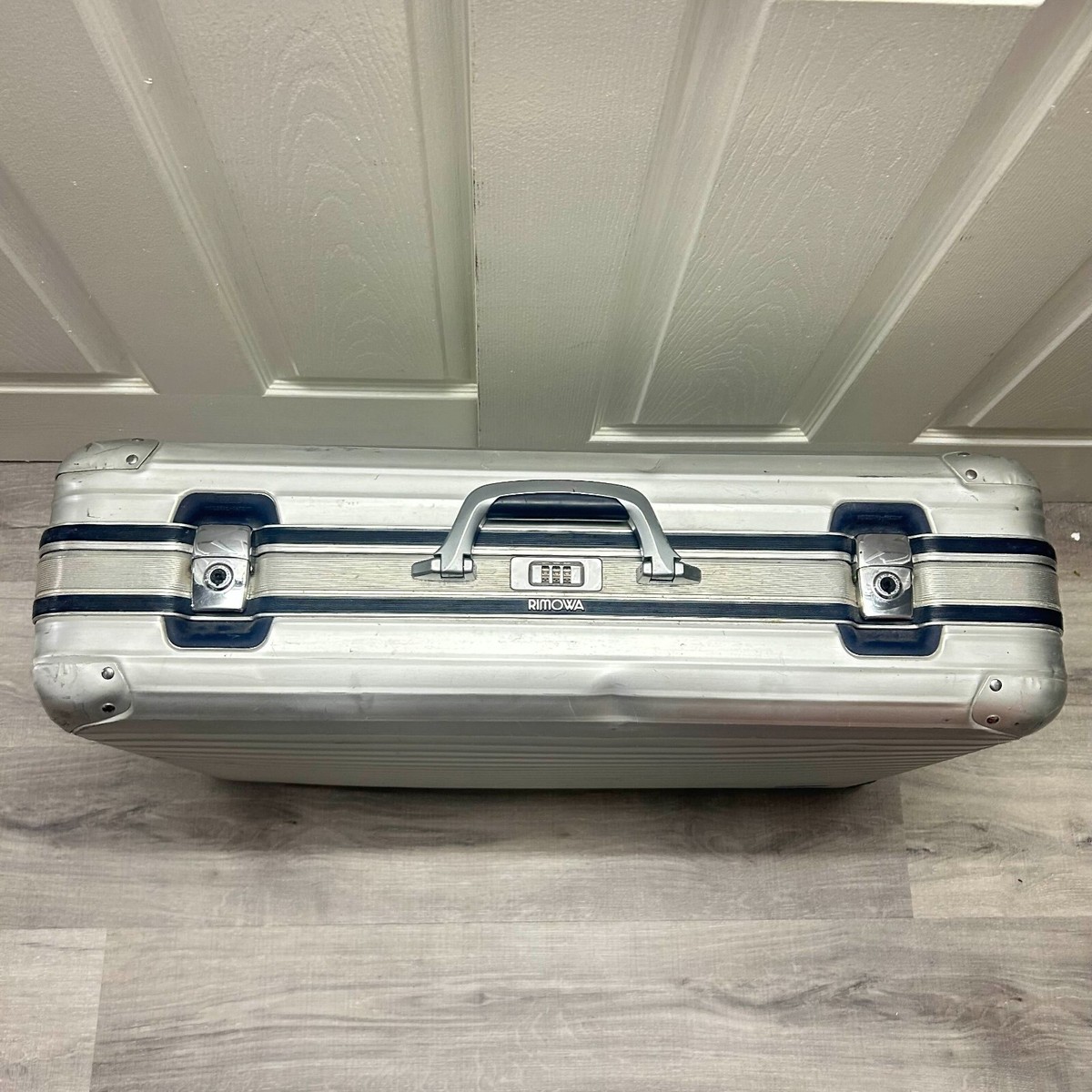 RIMOWA シルバー Rimowa Debuts Hammerschlag Luggage Collection | Cool Material