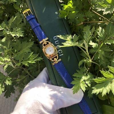 RARE Vintage GUCCI 6300L WHITE dial electric blue leather  display picture 3