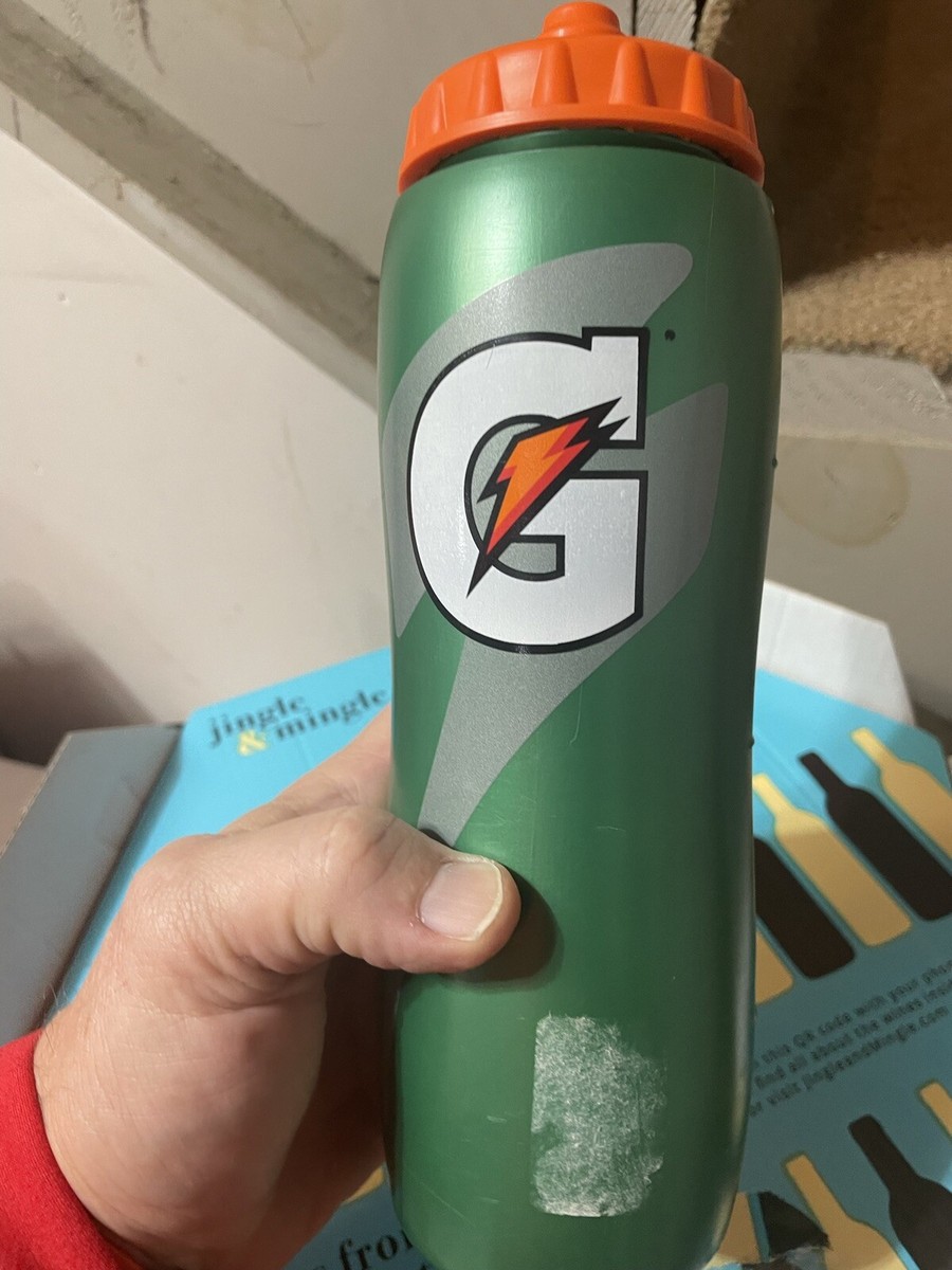 Gatorade Squeeze 32 oz Green Plastic Sports Water Bottle Orange