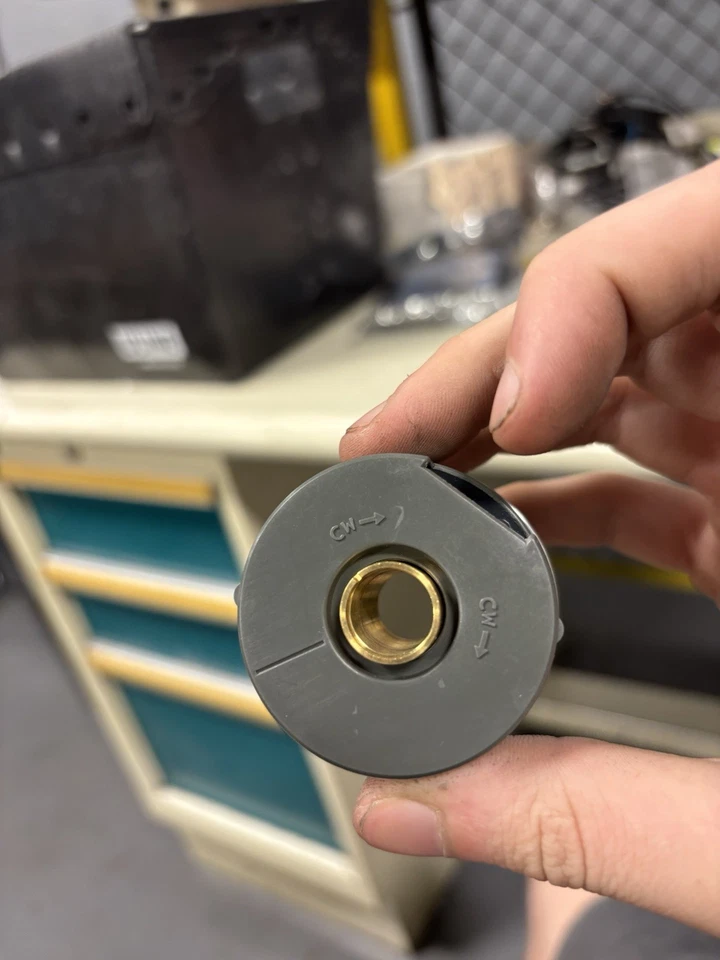 NEW NO BOX Hengstler (Danahar Controls) F182048/6XF3A07 Encoder 1608198G 2048PPR - Image 3 of 4