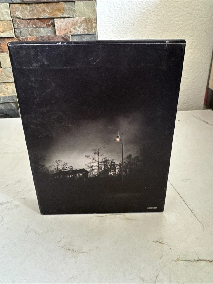 True Blood - The Complete First Season (DVD, 2009, 5-Disc Set) - Image 3 of 4