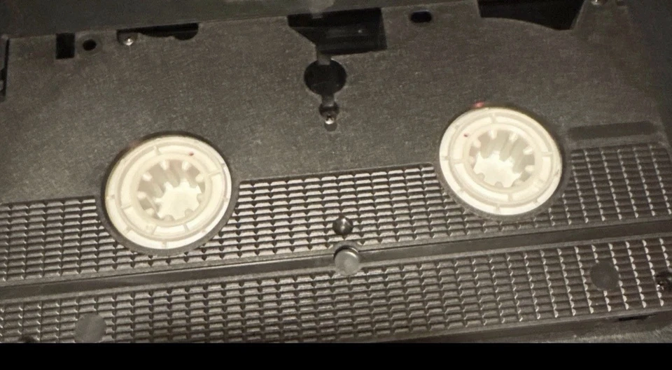 Lot Of 3 VHS Tapes With No Case! Speed/Phenomenon/Baby Geniuses. Bundle + Track — 第 3/4 张图片