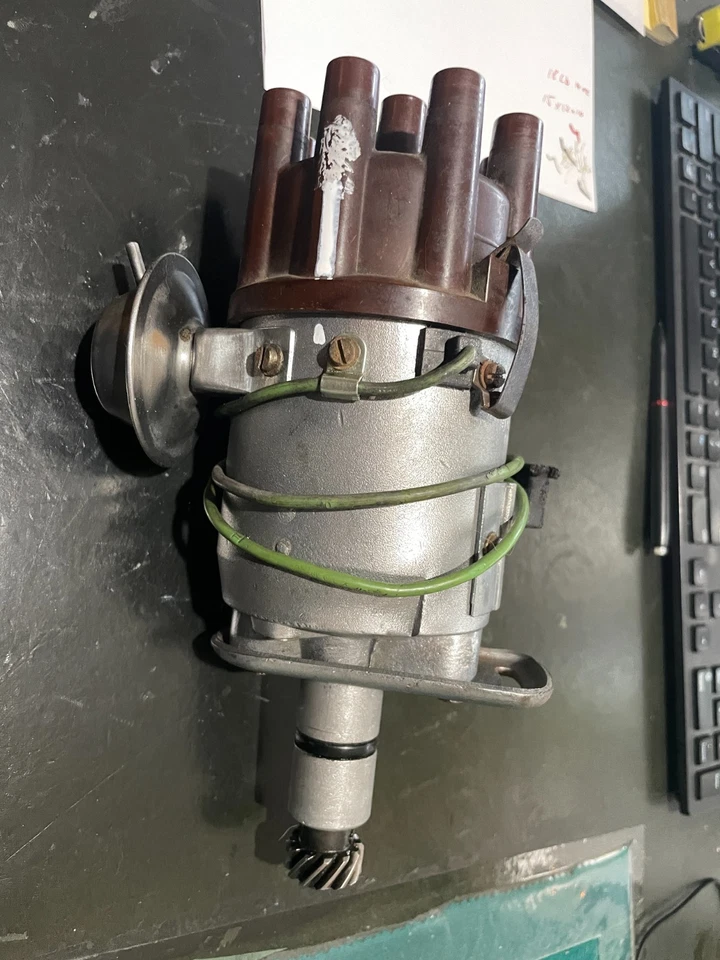 MERCEDES W109 W108 W111 4.5 Bosch Ignition Distributor 0231402002 - Image 2 of 4