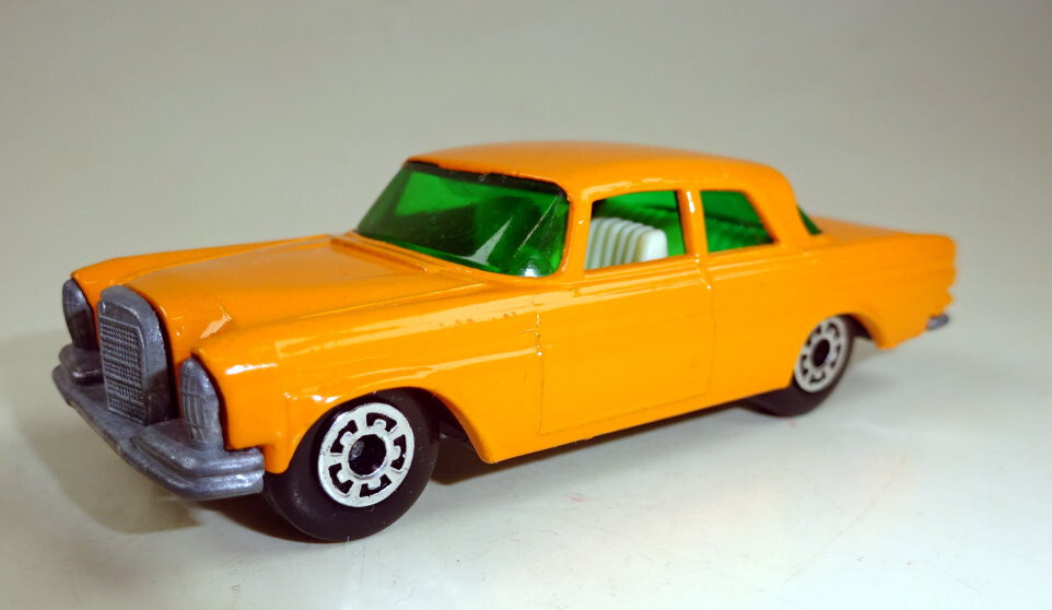 Matchbox Superfast No. 46A Mercedes 300 SE Pre-pro in orange
