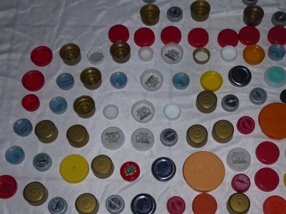 Lote de 1000 tampas de garrafa de plástico limpas artes sortidas artesanato scrapbooking - Imagem 3 de 4