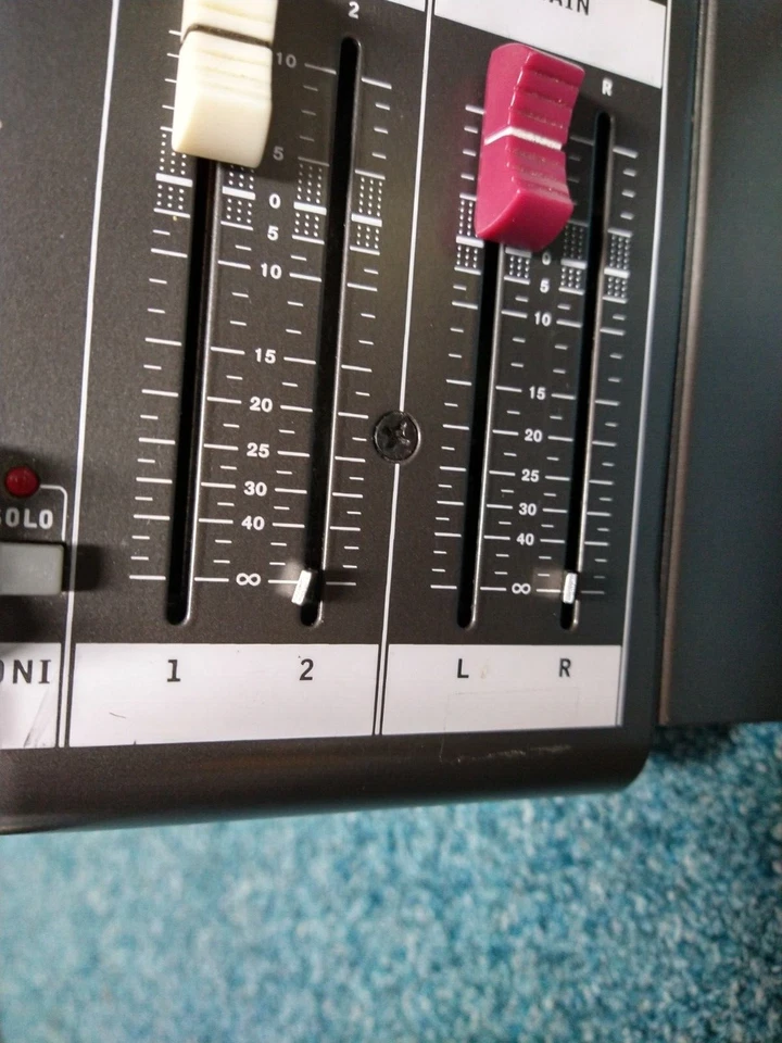 Phonic AM642D 6-Mic/Line 4-ST 2-Group Mixer with Digital EFX *Missing 3 Sliders* - Image 3 of 4