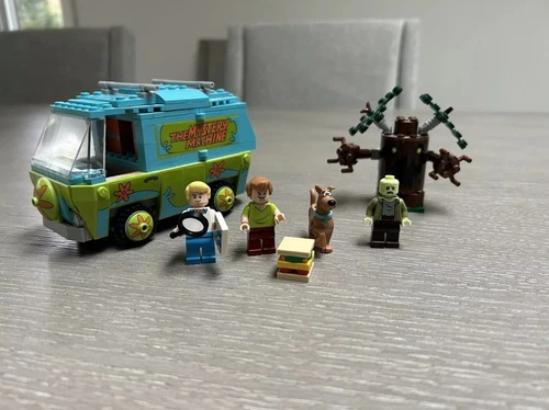 Scooby-Doo: The Mystery Machine (75902) BRAND NEW In Sealed Bags No Box