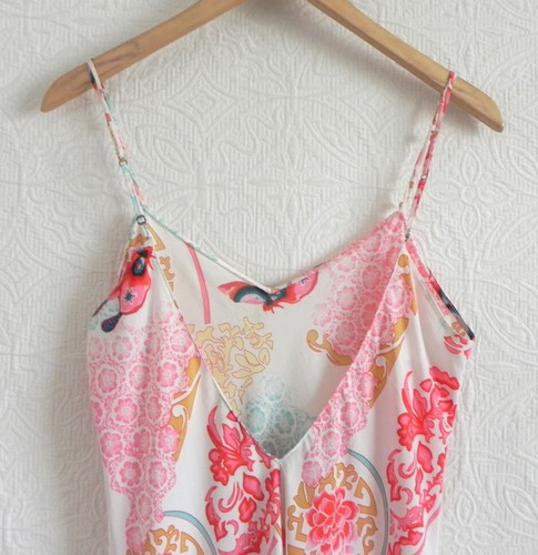 Natori Nightgown Adjustable Strap Midi Floral/Butterfly V-Neck Bead Trim Size M - Picture 6 of 10