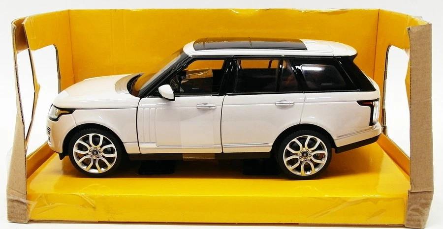 Rastar 1/24 Scale Diecast Model Car 56300 - Range Rover - White - Image 3 of 4