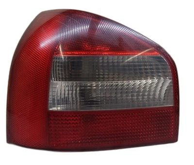 Feu arriere gauche Audi A3 EVOLUTION 2000 A3 8L0945095B - Photo 1/3