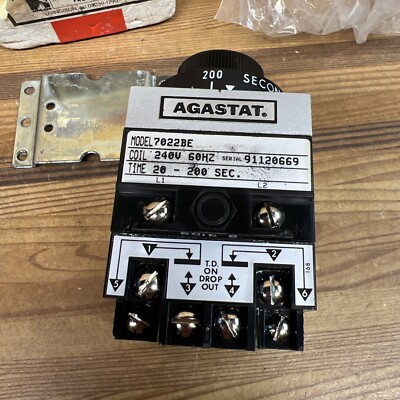 New- Agastat 7022AE Time Delay Realy 110/120VAC COIL 50/60HZ 20-200 SEC. RANGE