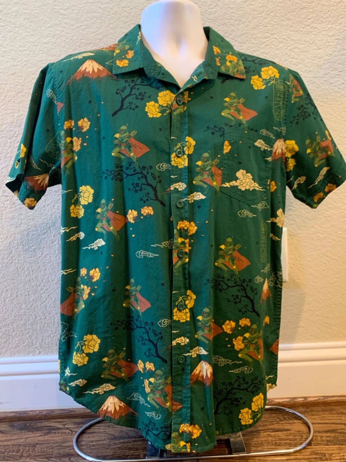 Star Wars Bobba Fett Mandorin Mens Large Hawaiian Camp Shirt Jedi Yoda Disney