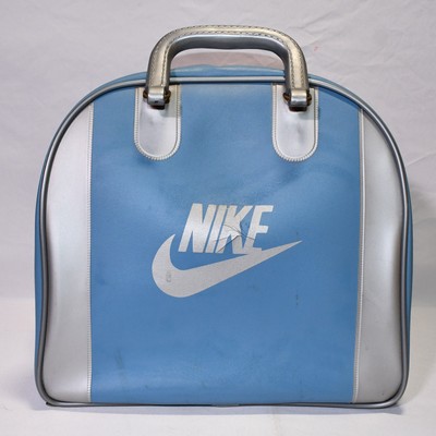 NIKE 水色 ヴィンテージ　ボーリングボールバック Vintage Blue Nike Bowling Ball Bag, Rack, & Blue And Silver Shoes