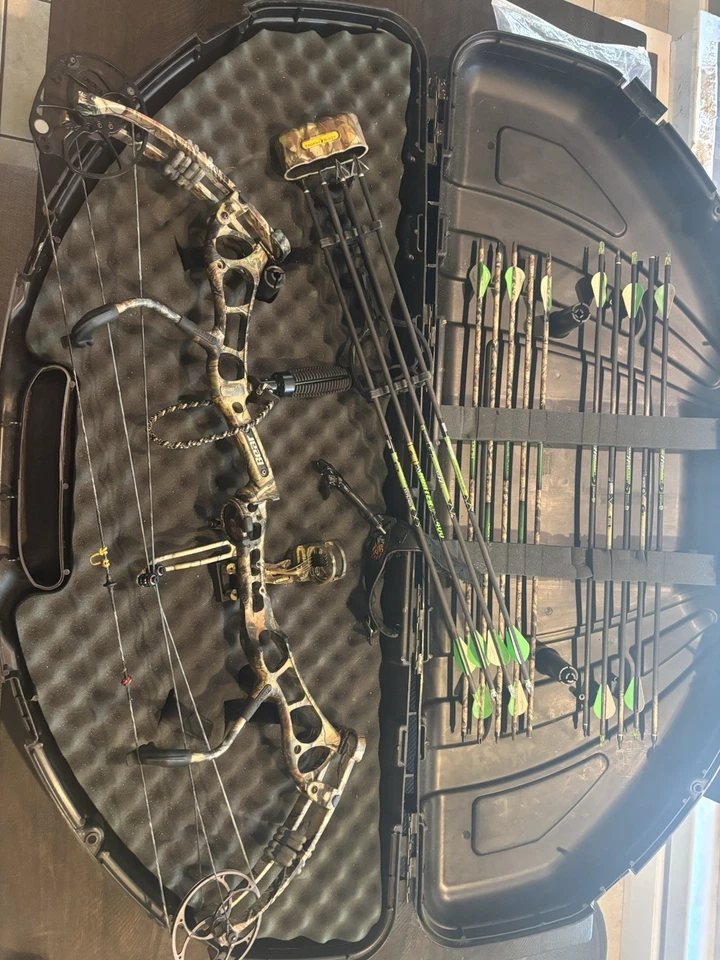 Bear Anarchy HC Bow Right Hand - Image 2 of 4