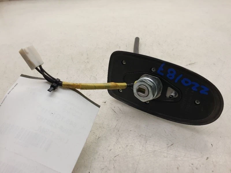 11 ANTENA MONTADA EN TECHO TOYOTA VENZA Foto 3 de 4