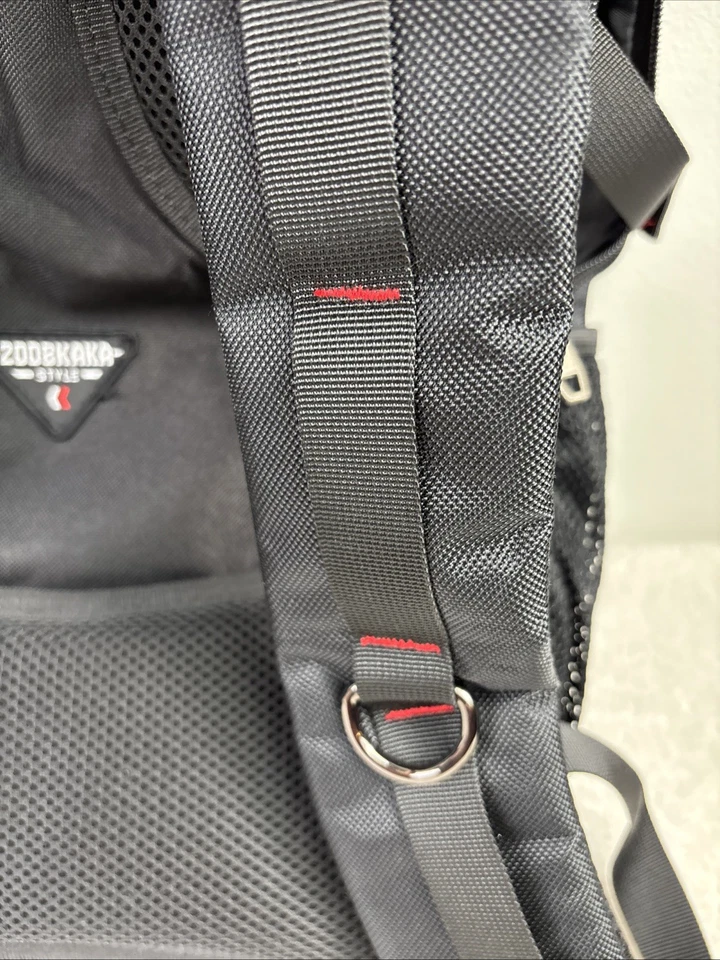 Mochila KAKA 2008 Estilo Negra Senderismo Viaje Laptop Unisex Adultos Excelente Estado Foto 4 de 4