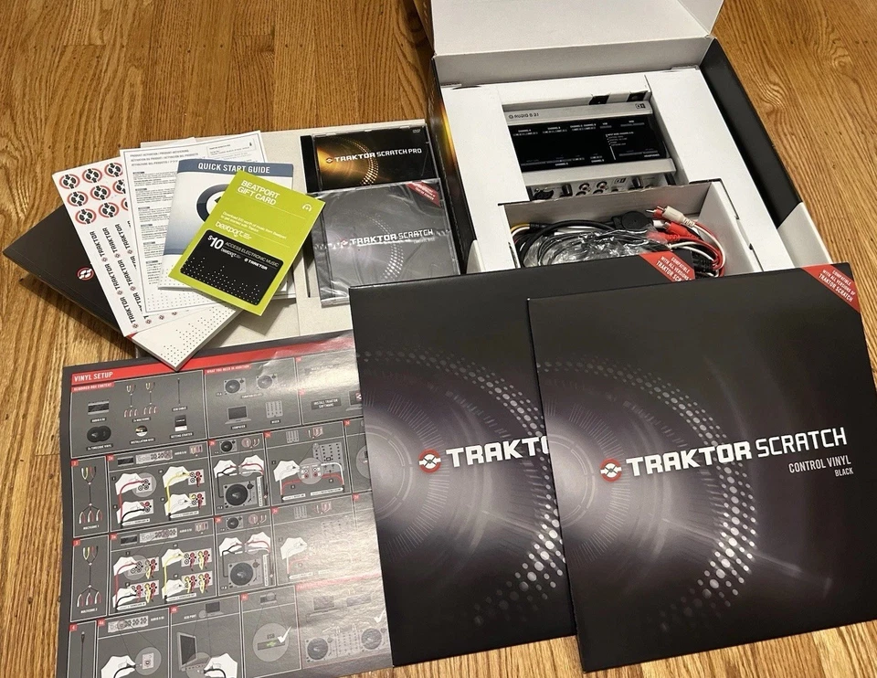 Native Instruments TRAKTOR SCRATCH PRO Audio8 DJ Complete w/Box 2x Control Vinyl - Image 2 of 4