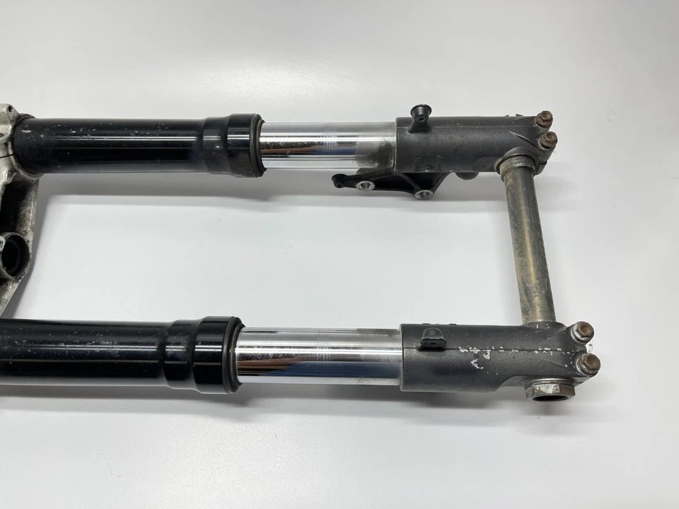 Aprilia Mille RSV 1000 R 2003 horquilla delantera suspensión recta triple árbol horquillas Foto 4 de 4