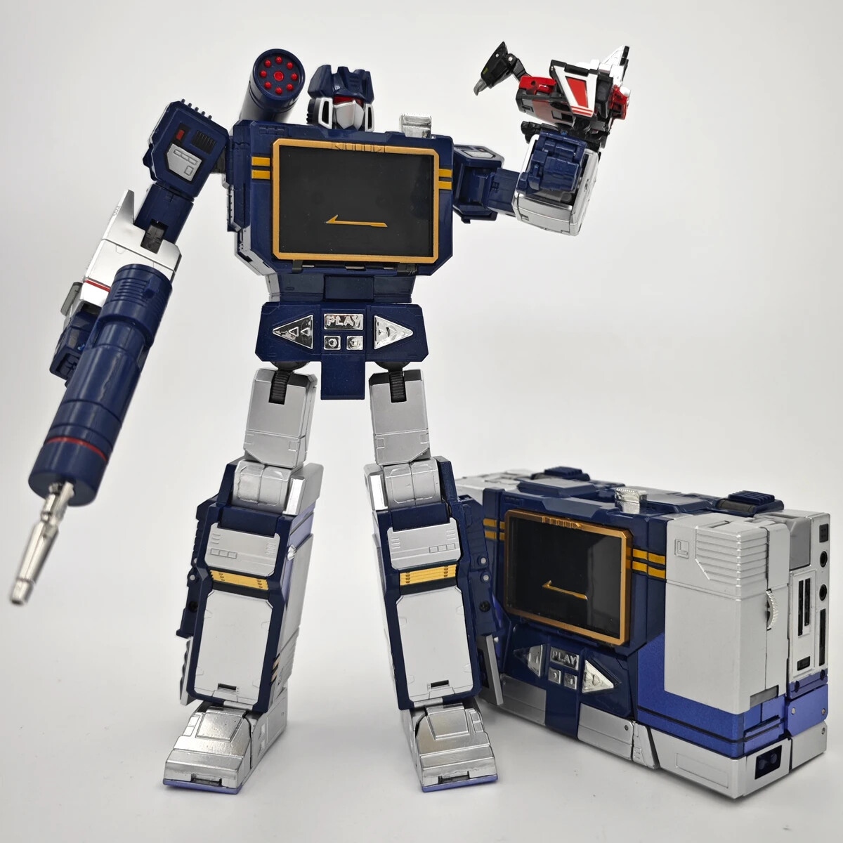 Transformers Masterpiece MP13 Soundwave Cassette Laserbeak 10