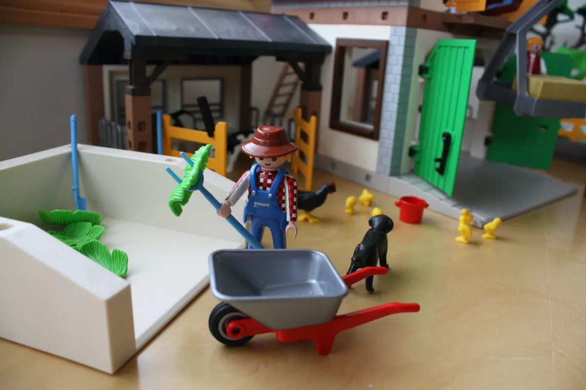 Playmobil 4490 Animal Farm Playset