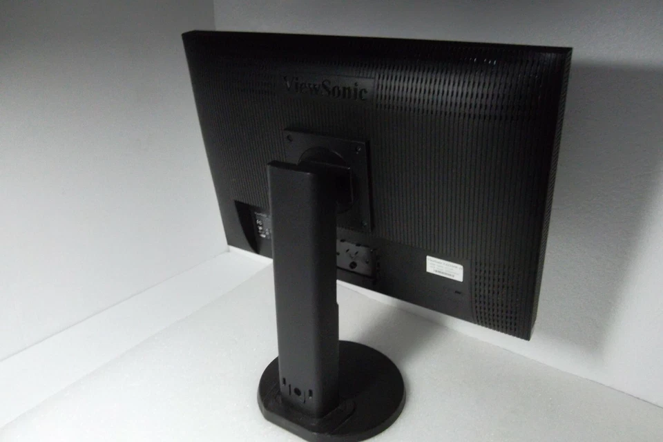 ViewSonic VA2226W 22" Widescreen LCD Monitor DVI VGA 1680x1050 Tiltable VS11803 - Image 2 of 4