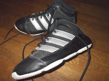 Boys size 5 Adidas Basketball Shoes Black Silver in EUC, Barely Worn