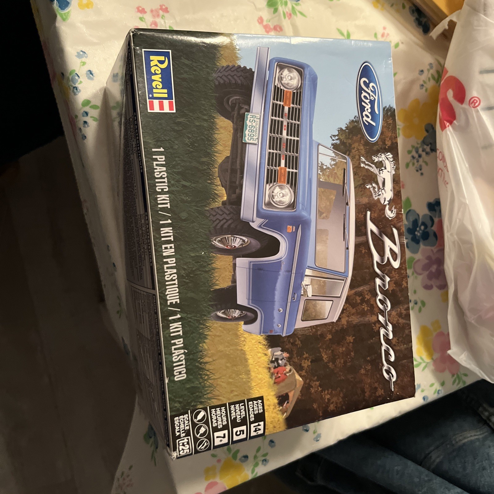 REVELL Ford Bronco 85-4320 MODEL KIT-NIB-1:25 SCALE