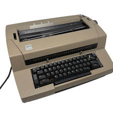 IBM Correcting Selectric III Typewriter turns on FOR PARTS OR REPAIR