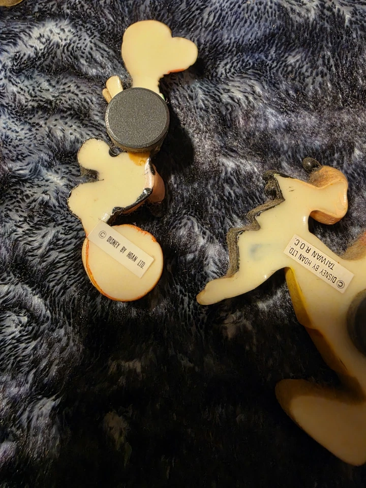 Magnetismo raro de Mickey Mouse e Pateta jogando basquete e golfe - Imagem 4 de 4