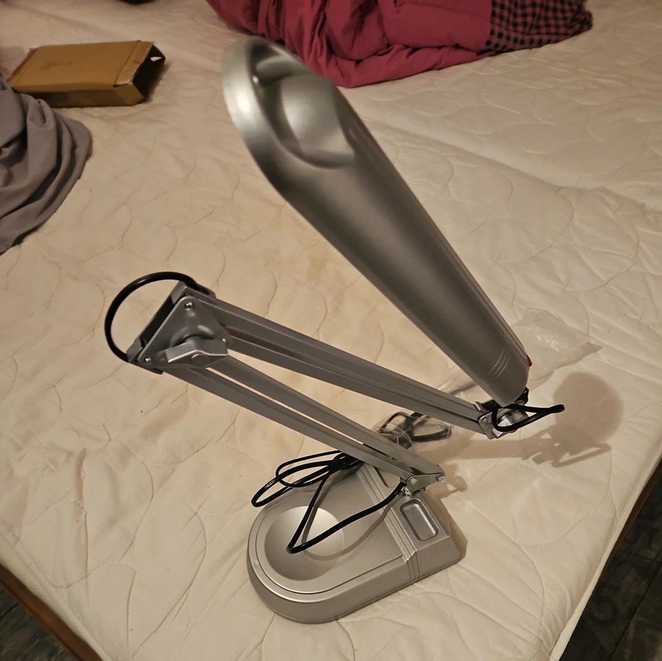 MAUL Energiespar-Tischleuchte MAULatlantic 821 36 Silber - NEU! - Bild 3 von 4